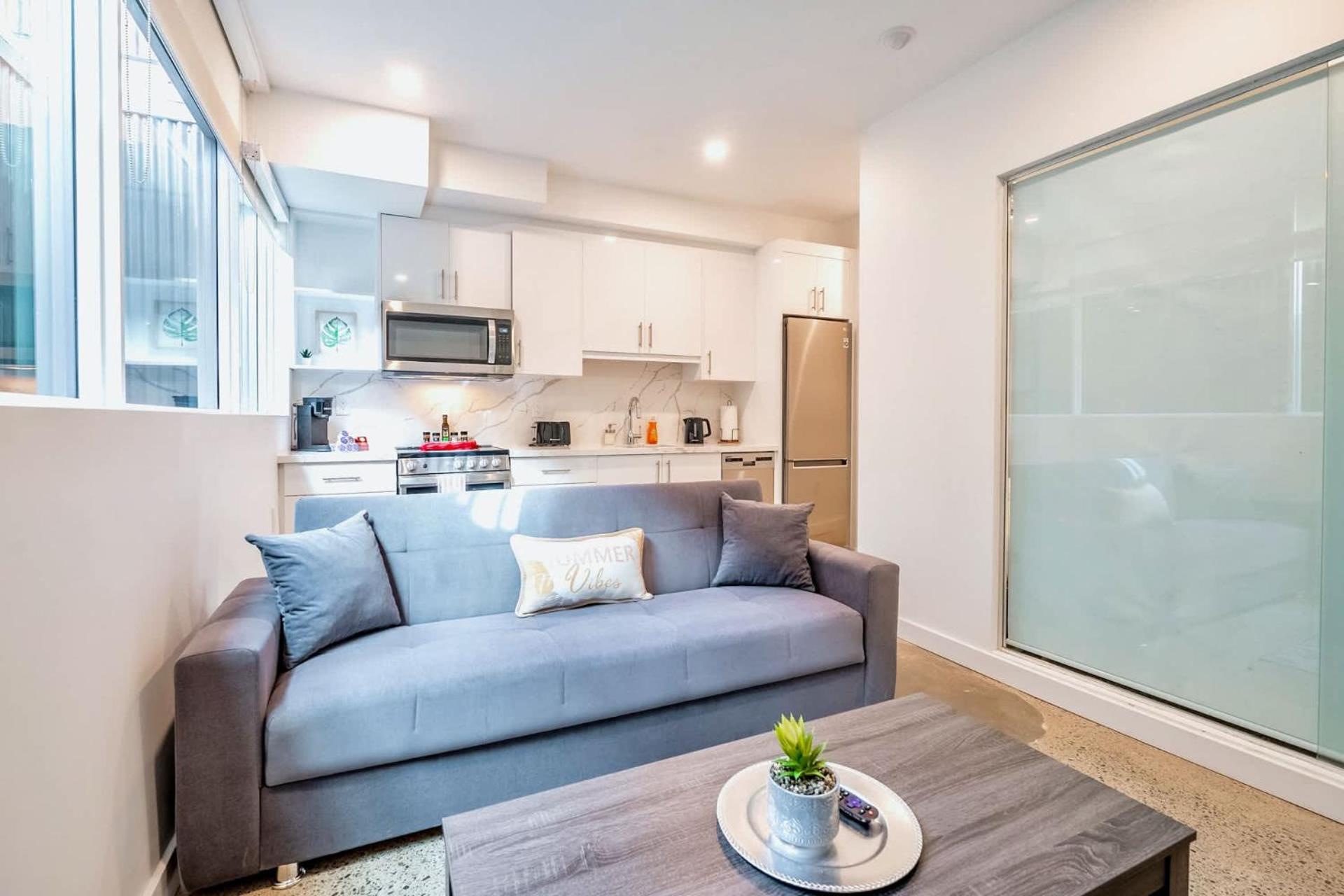 Spacious 2Br Apartment - Regent Park Near Downtown تورونتو المظهر الخارجي الصورة